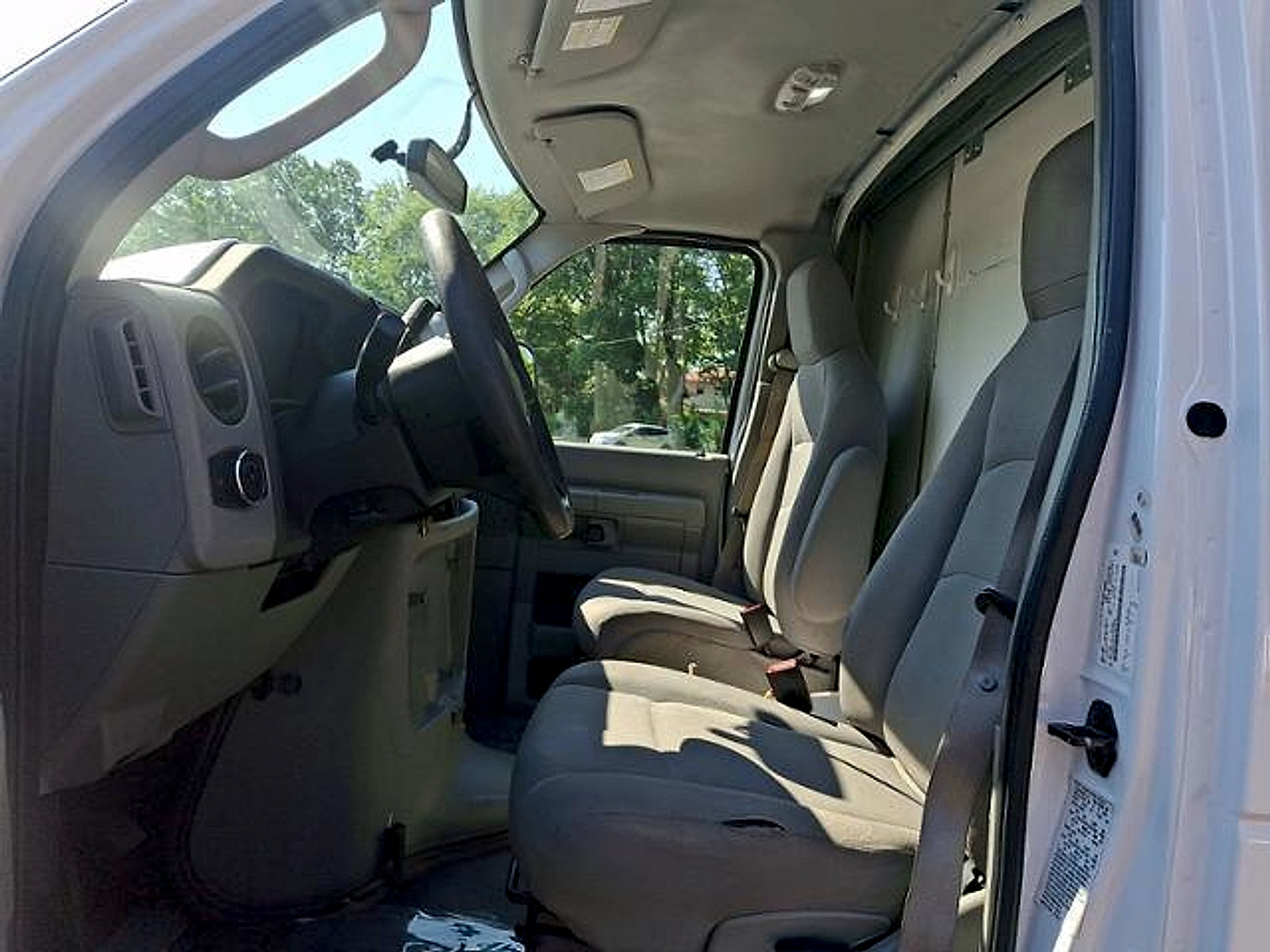 Certified 2022 Ford E-350 and Econoline 350 Super Duty w/ Power Windows & Locks Group RWD image 15