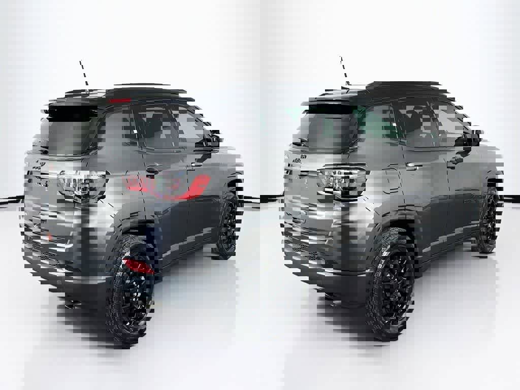 Used 2022 Jeep Compass Altitude image 23