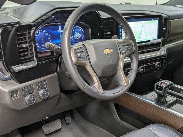 Used 2022 Chevrolet Silverado 1500 High Country w/ High Country Premium Package AWD/4WD image 12