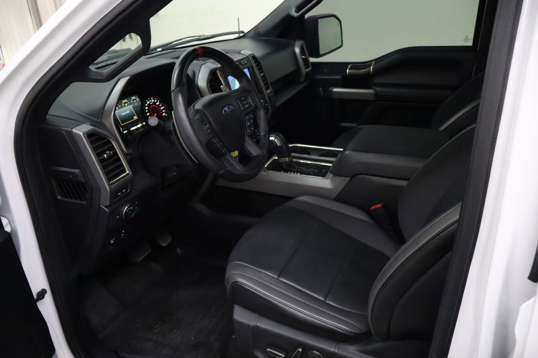 Certified 2020 Ford F150 Raptor w/ Equipment Group 801A Mid image 25