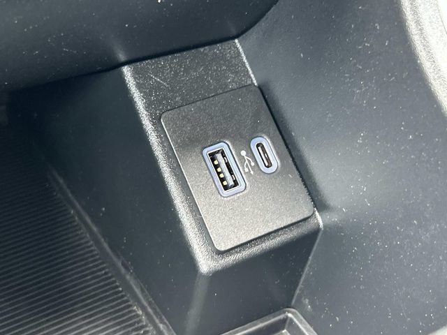 Certified 2021 Ford Edge SE FWD image 34