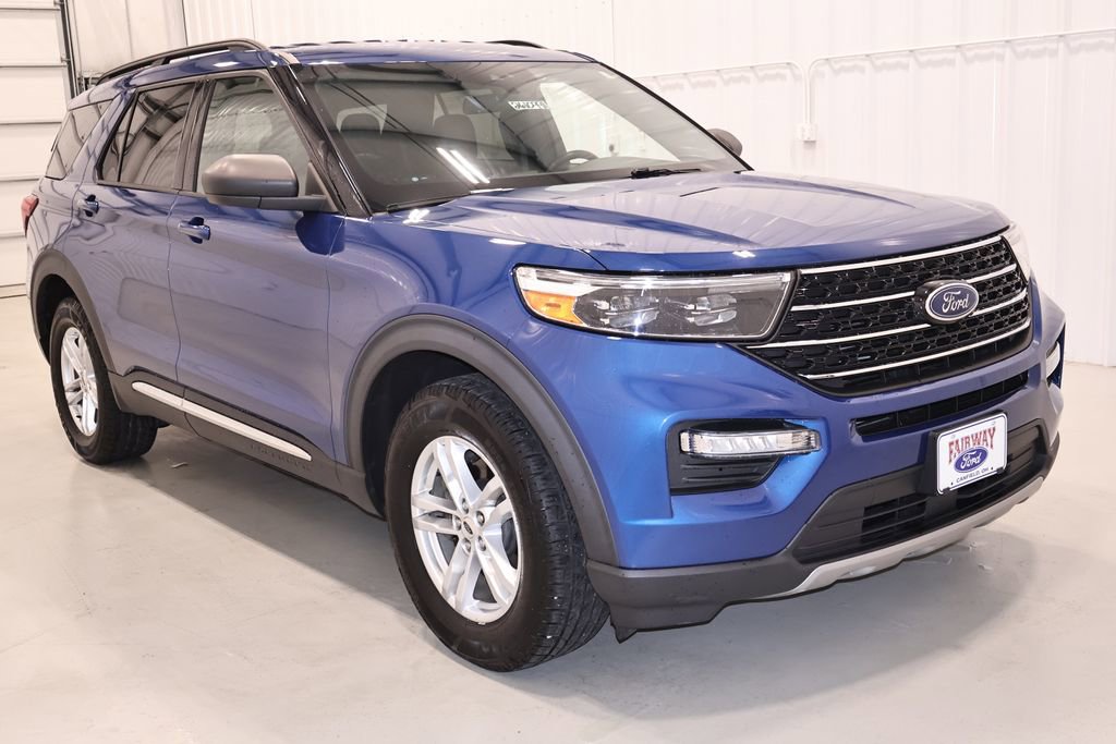 Certified 2020 Ford Explorer XLT w/ Equipment Group 202A AWD/4WD image 4