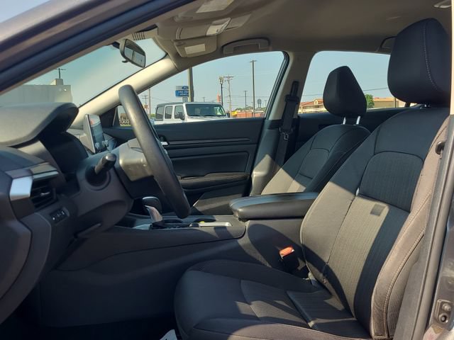 Used 2025 Nissan Altima 2.5 SV FWD image 11