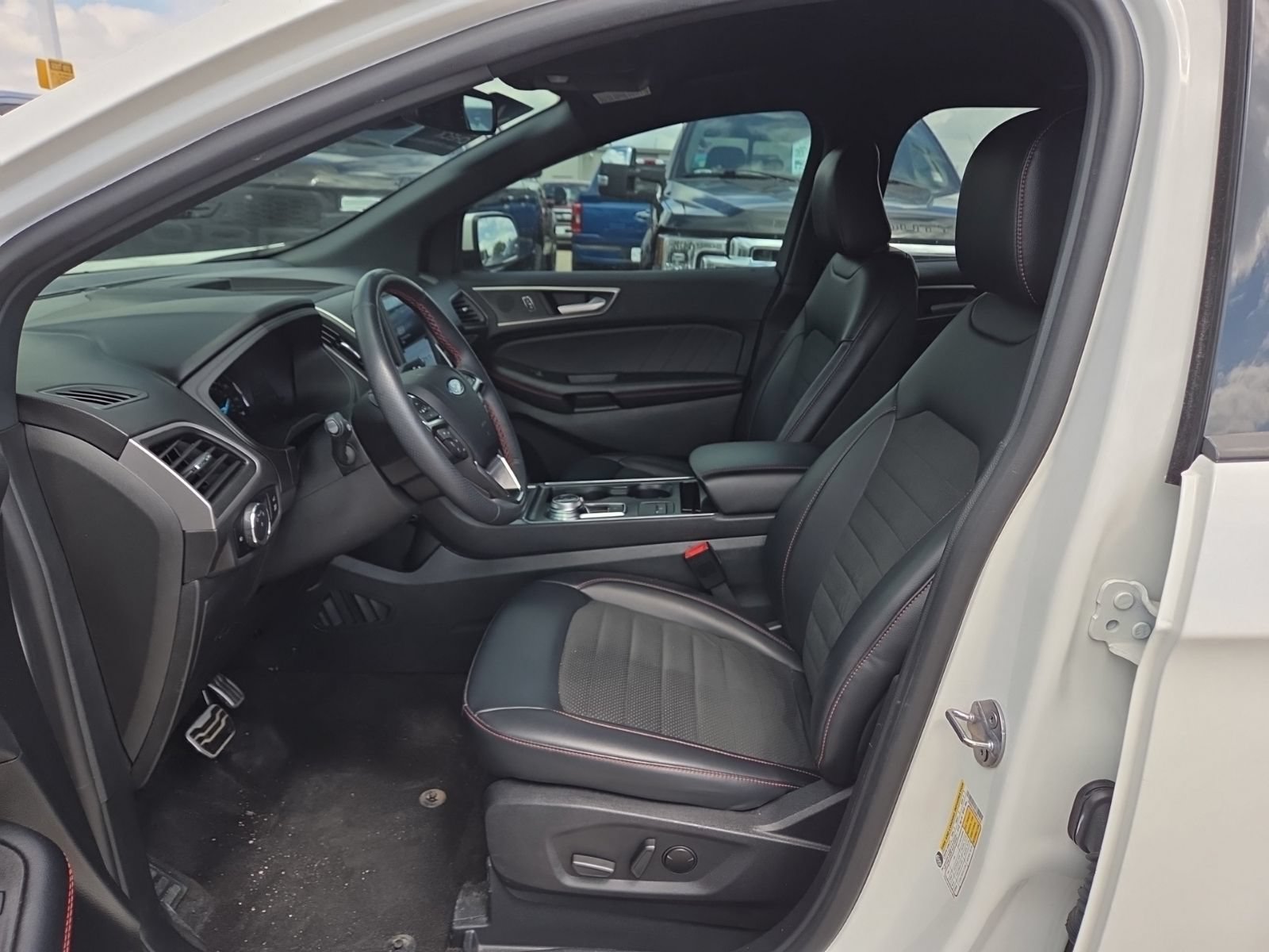 Certified 2024 Ford Edge ST-Line AWD/4WD image 8