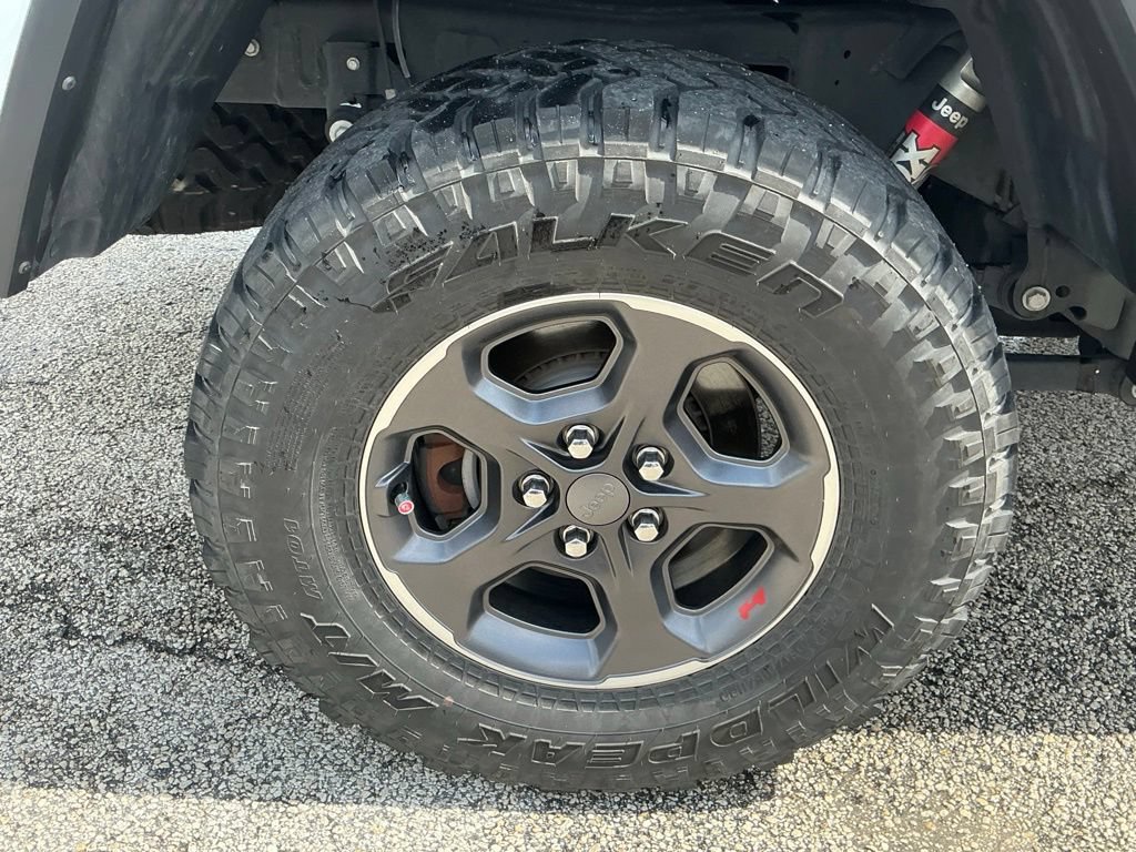 Used 2022 Jeep Gladiator Rubicon w/ Cold Weather Group AWD/4WD image 17