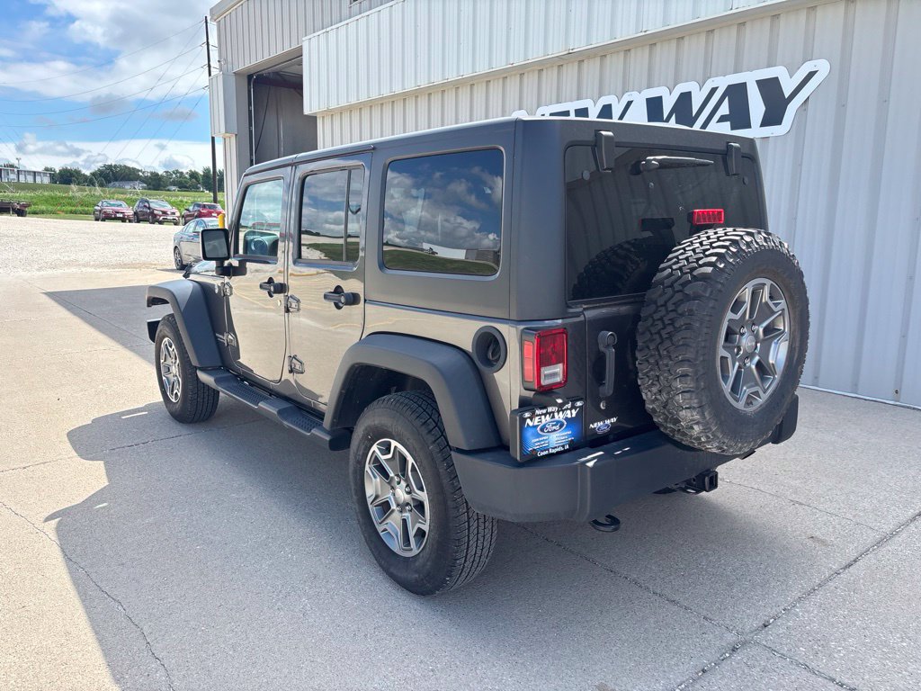 Used 2017 Jeep Wrangler Unlimited Rubicon w/ Max Tow Package AWD/4WD image 7