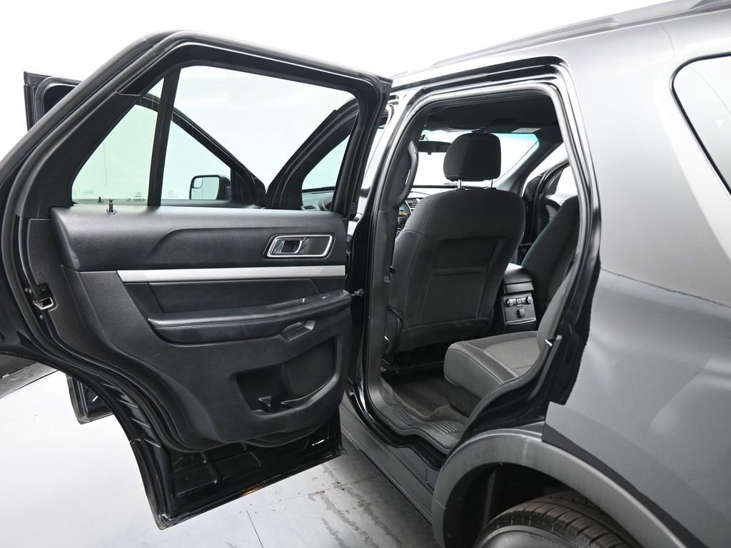 Certified 2017 Ford Explorer XLT image 45