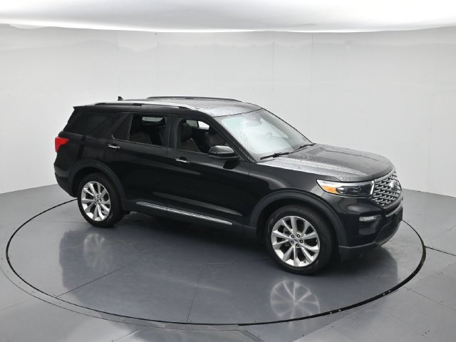 Certified 2024 Ford Explorer Platinum w/ Technology Package AWD/4WD image 45