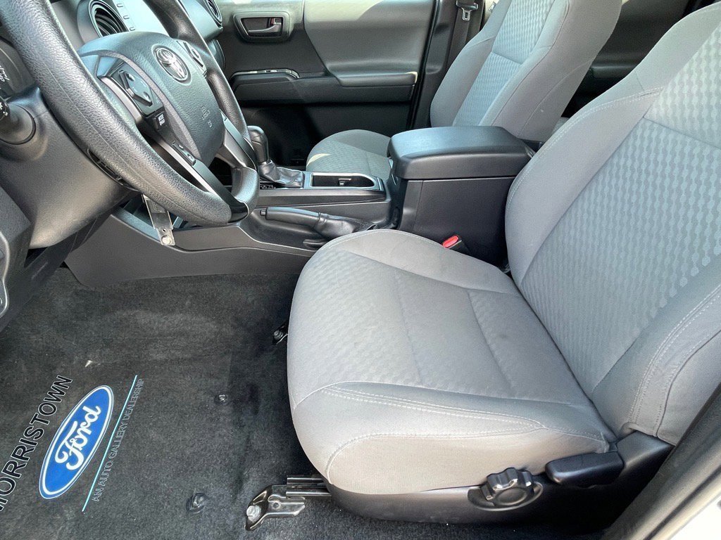 Used 2023 Toyota Tacoma SR image 15