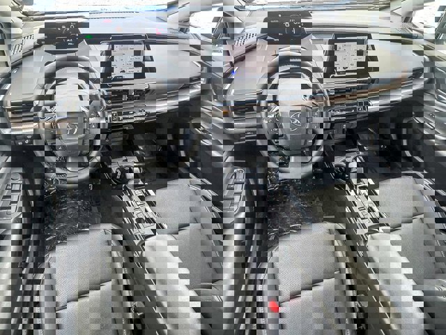 Used 2025 Toyota Prius XLE image 14