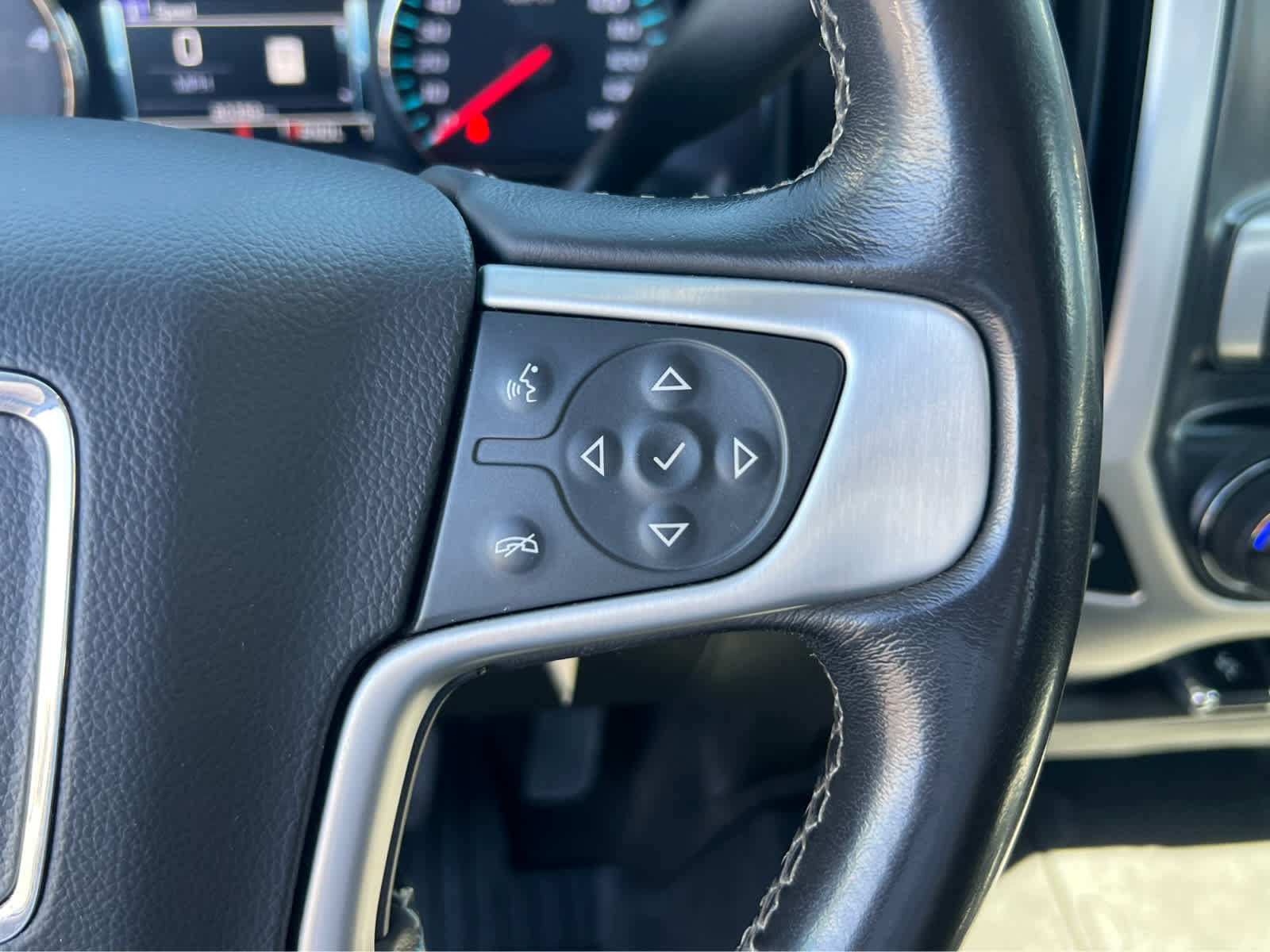 Used 2018 GMC Sierra 2500 SLT w/ Duramax Plus Package AWD/4WD image 32