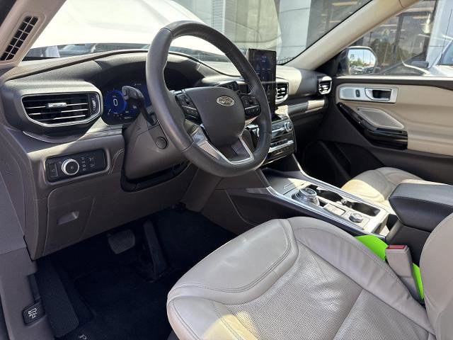Certified 2022 Ford Explorer Platinum w/ Equipment Group 601A AWD/4WD image 30