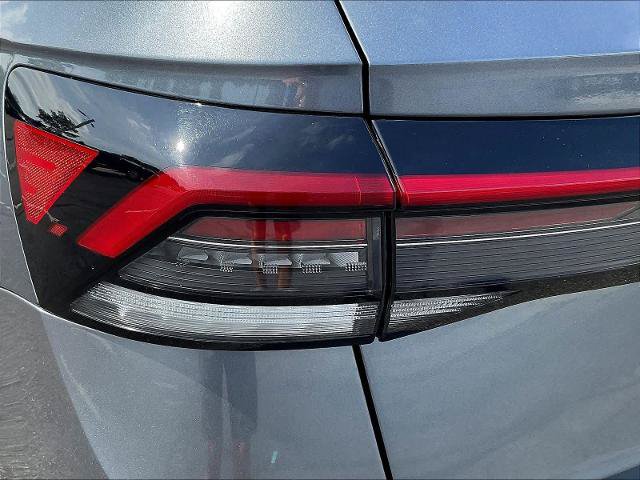 Used 2025 Volkswagen Taos SE AWD/4WD image 25