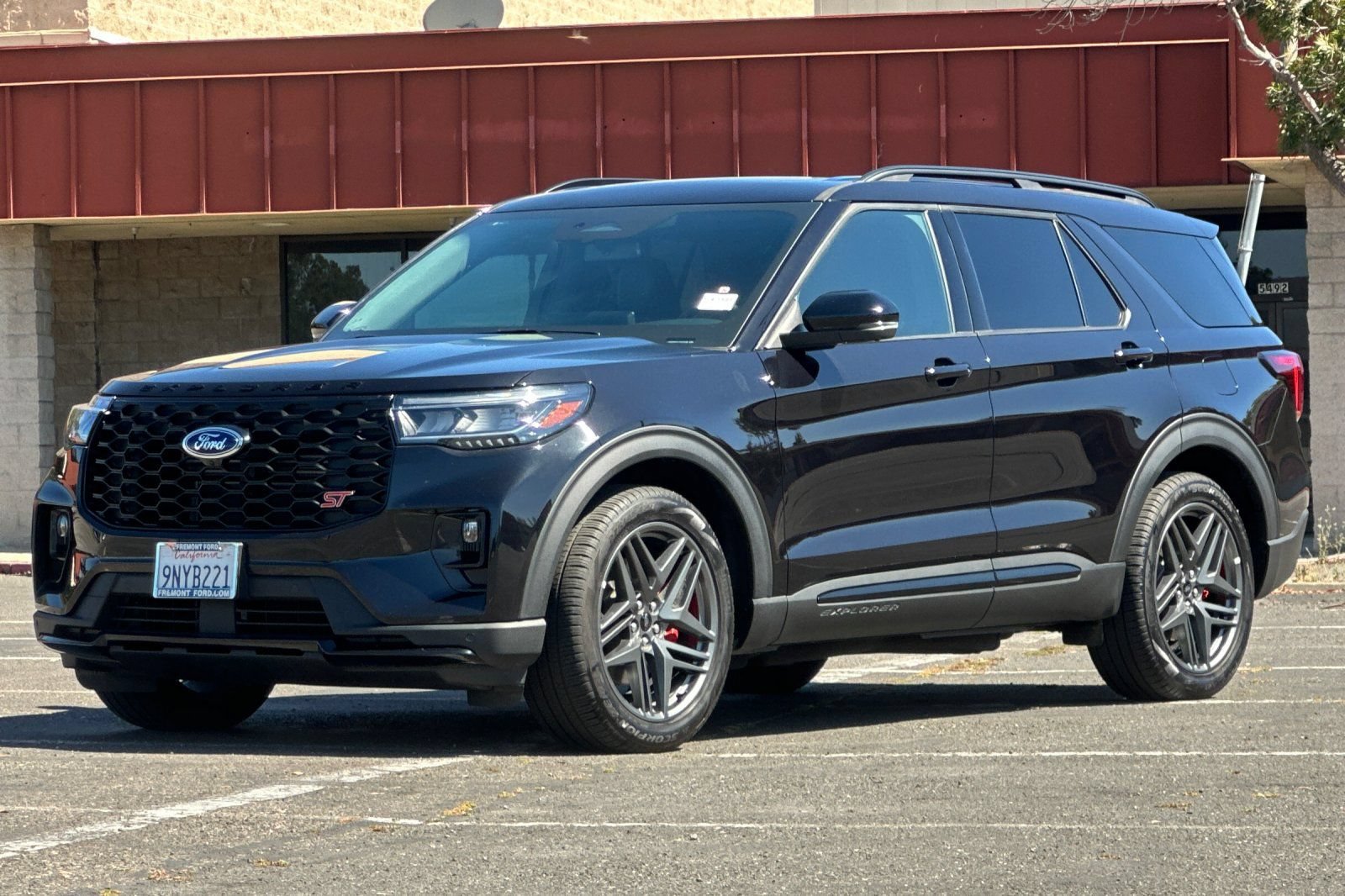 Certified 2025 Ford Explorer ST AWD/4WD image 8