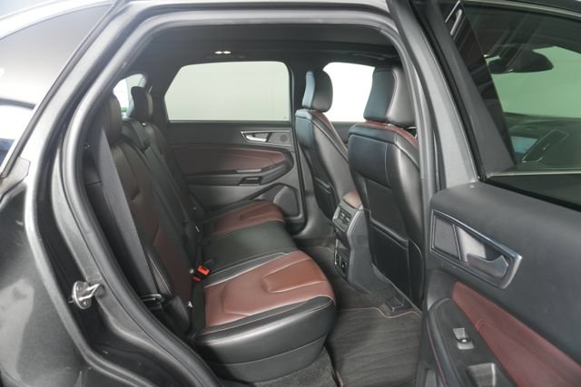 Certified 2020 Ford Edge Titanium w/ Equipment Group 301A AWD/4WD image 30