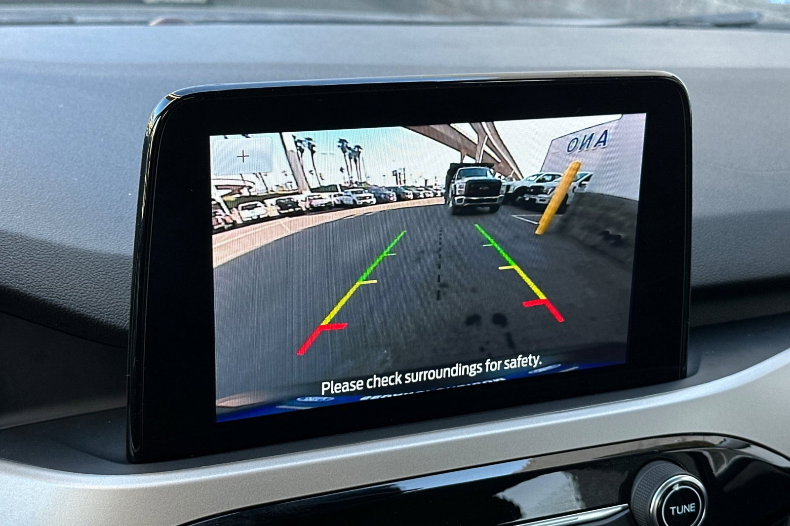 Certified 2022 Ford Escape SE w/ SE Sport Appearance Package image 18