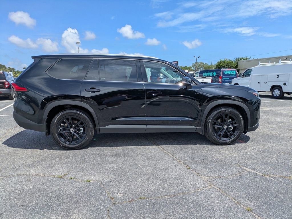 Used 2024 Toyota Grand Highlander AWD image 3