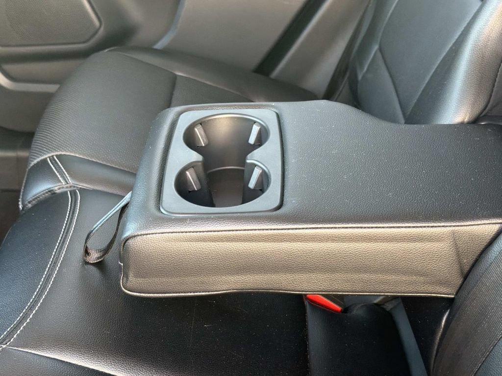 Certified 2020 Ford Escape Titanium FWD image 16
