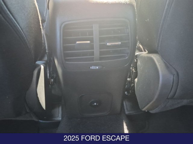 Certified 2025 Ford Escape Active FWD image 17