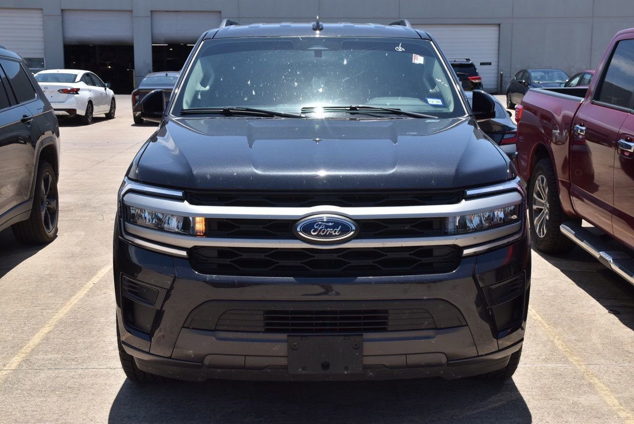 Certified 2024 Ford Expedition XLT AWD/4WD image 3