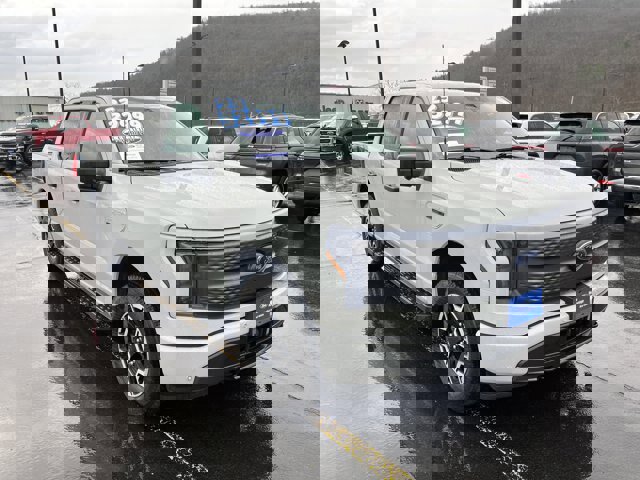 Certified 2023 Ford F150 Lightning XLT image 3