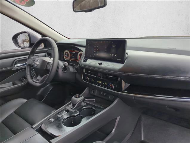 Used 2025 Nissan Rogue SL image 23