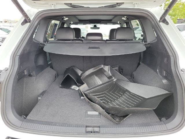 Used 2022 Volkswagen Tiguan SE R-Line AWD/4WD image 11