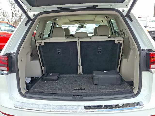 Used 2024 Volkswagen Atlas SEL Premium R-Line image 37