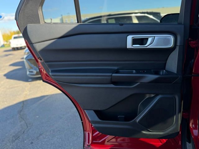 Certified 2020 Ford Explorer Platinum w/ Premium Technology Package image 28