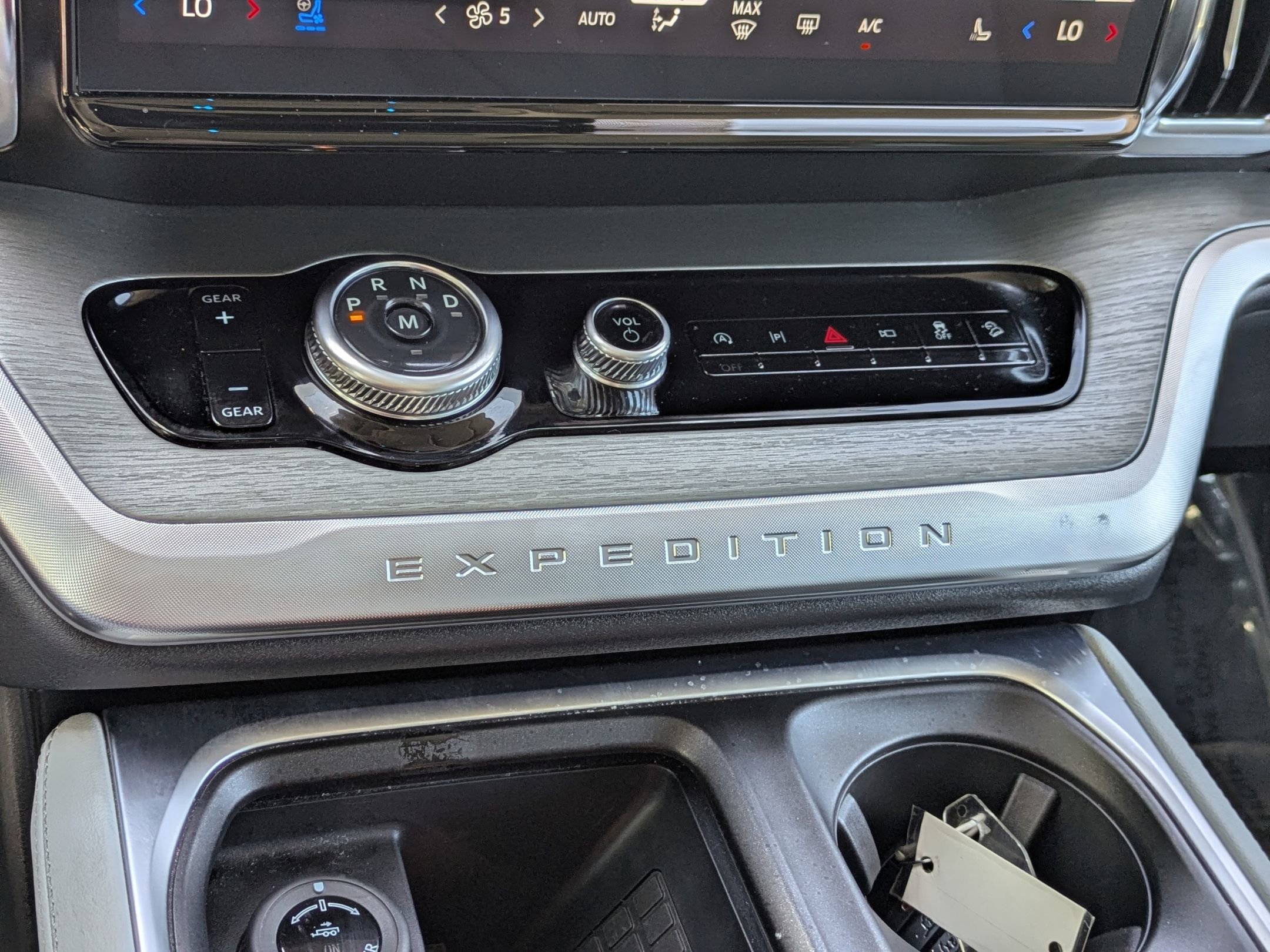 Certified 2025 Ford Expedition Max Platinum w/ Driver's Package AWD/4WD image 23