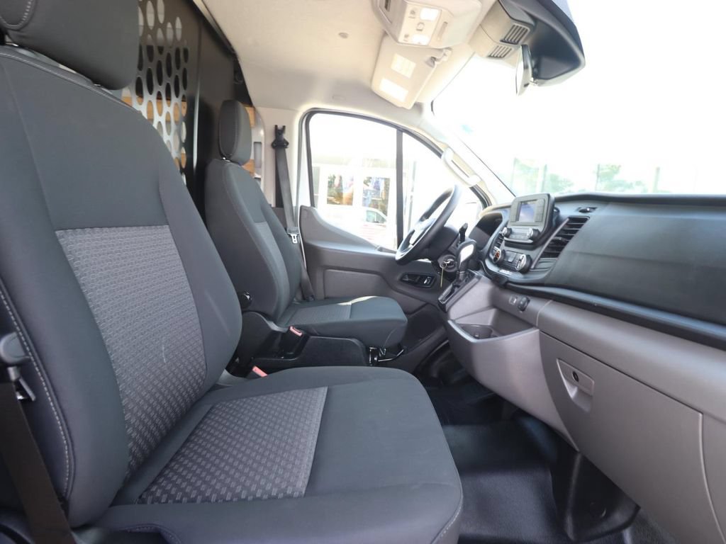 Certified 2025 Ford Transit 250 Low Roof w/ Exterior Upgrade Package RWD image 9