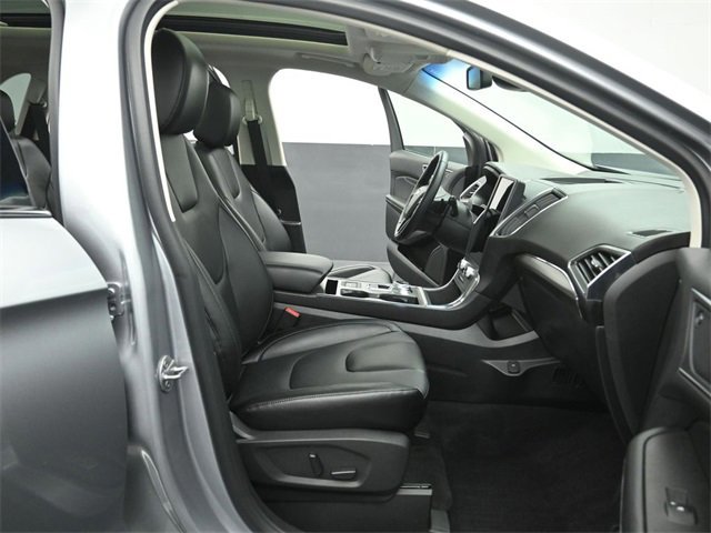 Certified 2022 Ford Edge Titanium w/ Class II Trailer Tow Package image 45
