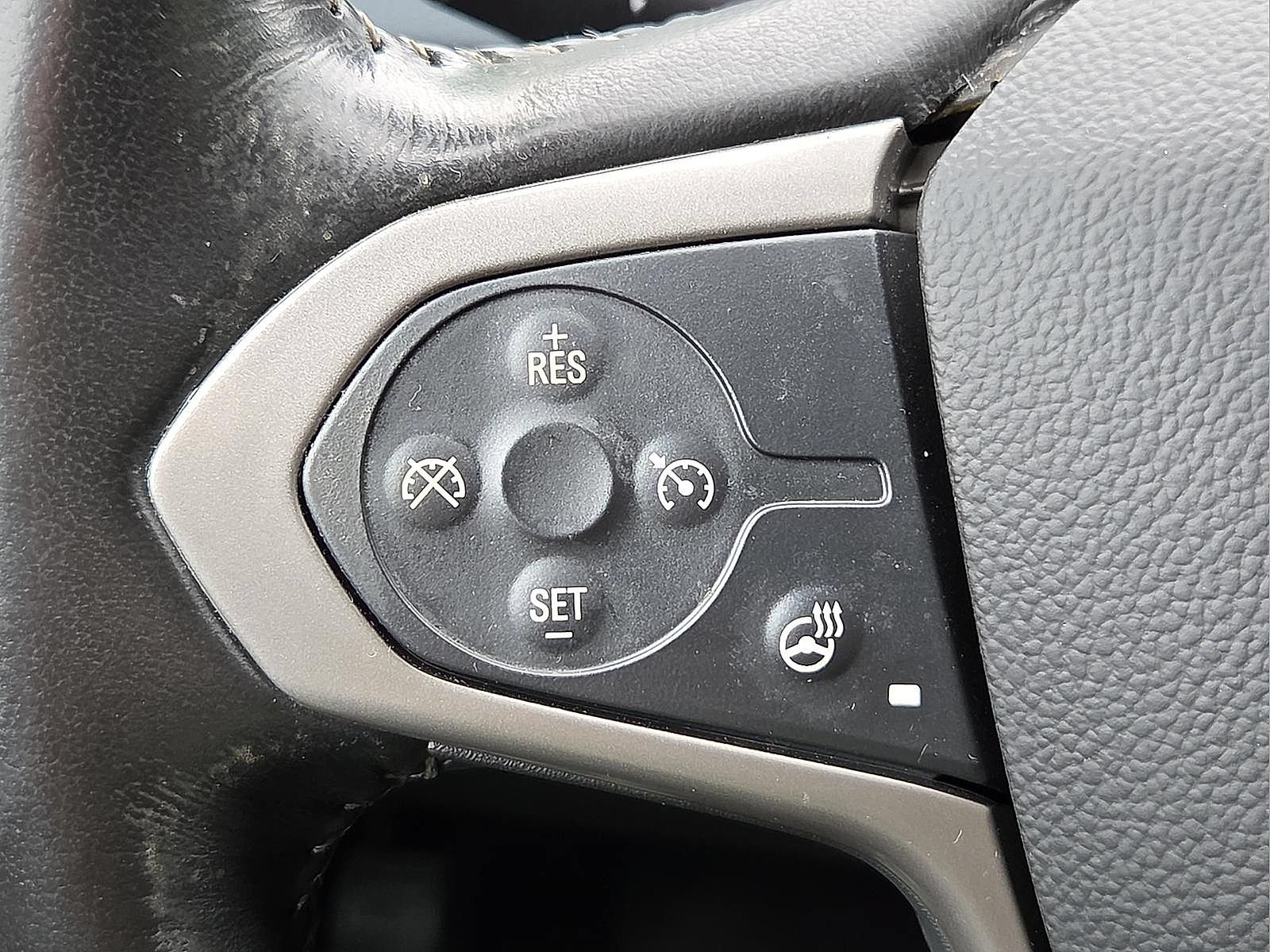 Used 2022 Chevrolet Colorado Z71 AWD/4WD image 19