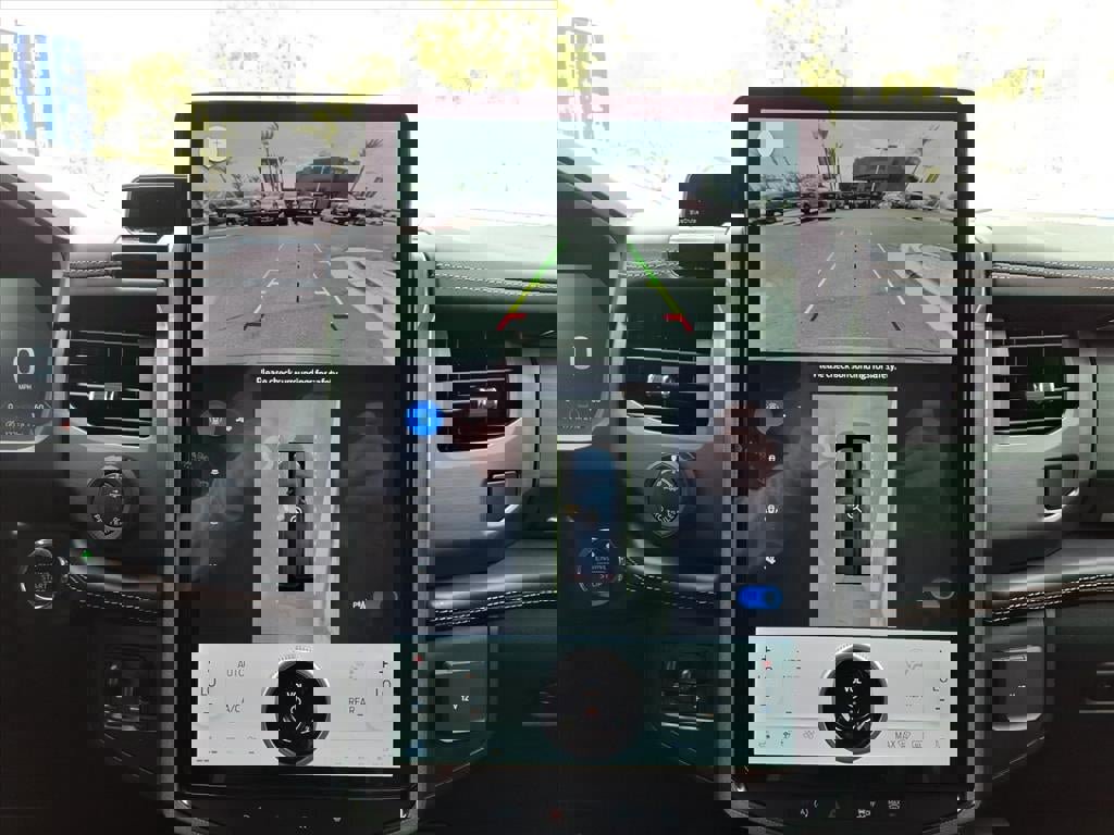 Certified 2024 Ford Expedition Max Platinum image 27