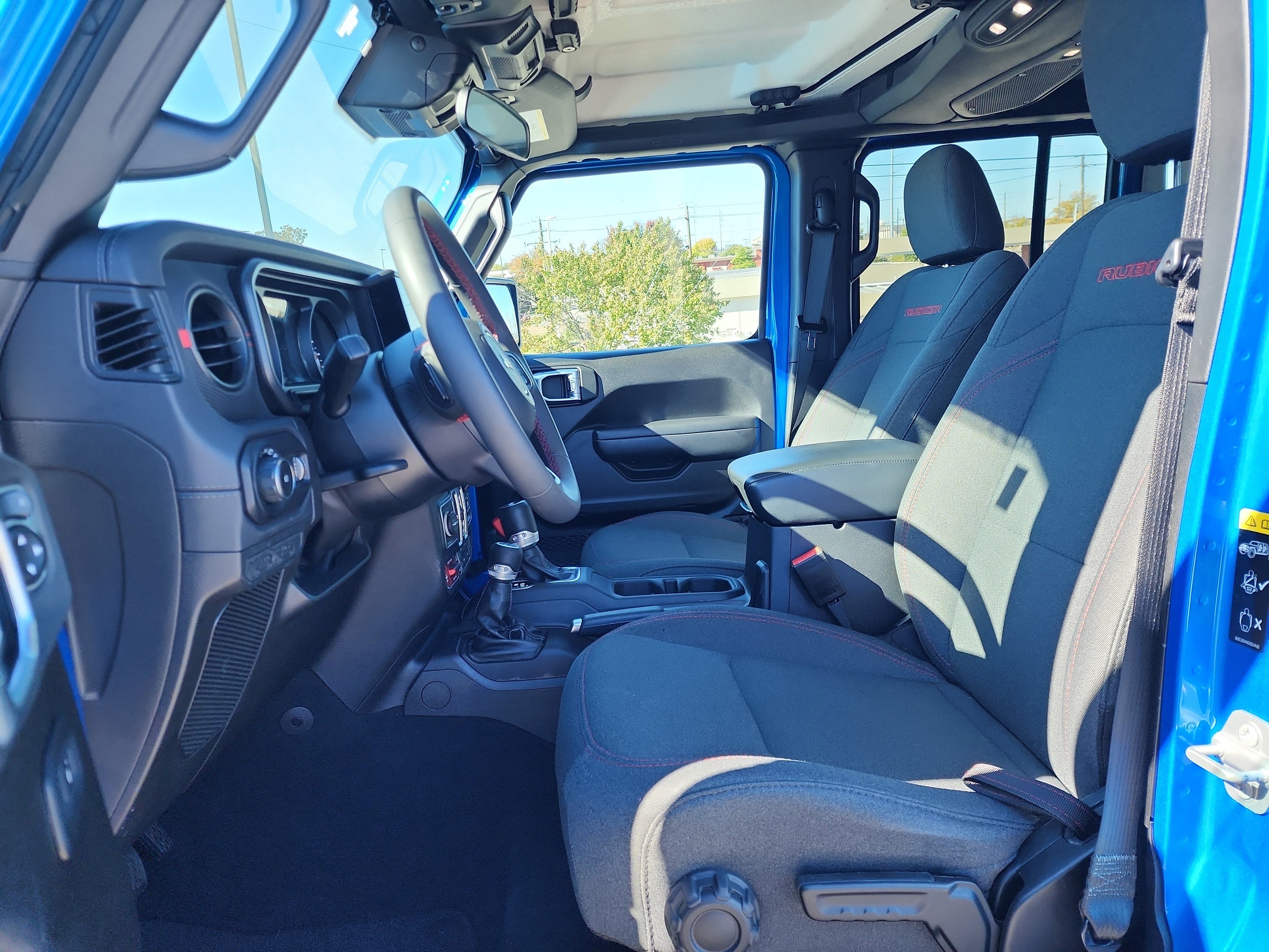 Used 2024 Jeep Wrangler Rubicon image 10