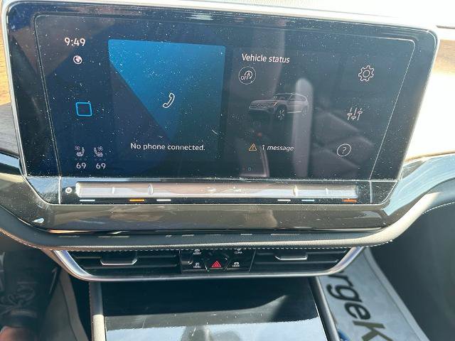 Used 2025 Volkswagen Atlas SE FWD image 11