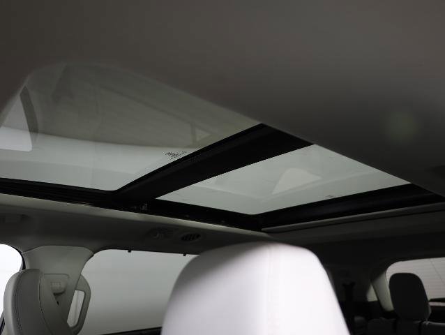 Certified 2025 Ford Explorer Platinum w/ Ultimate Package image 21