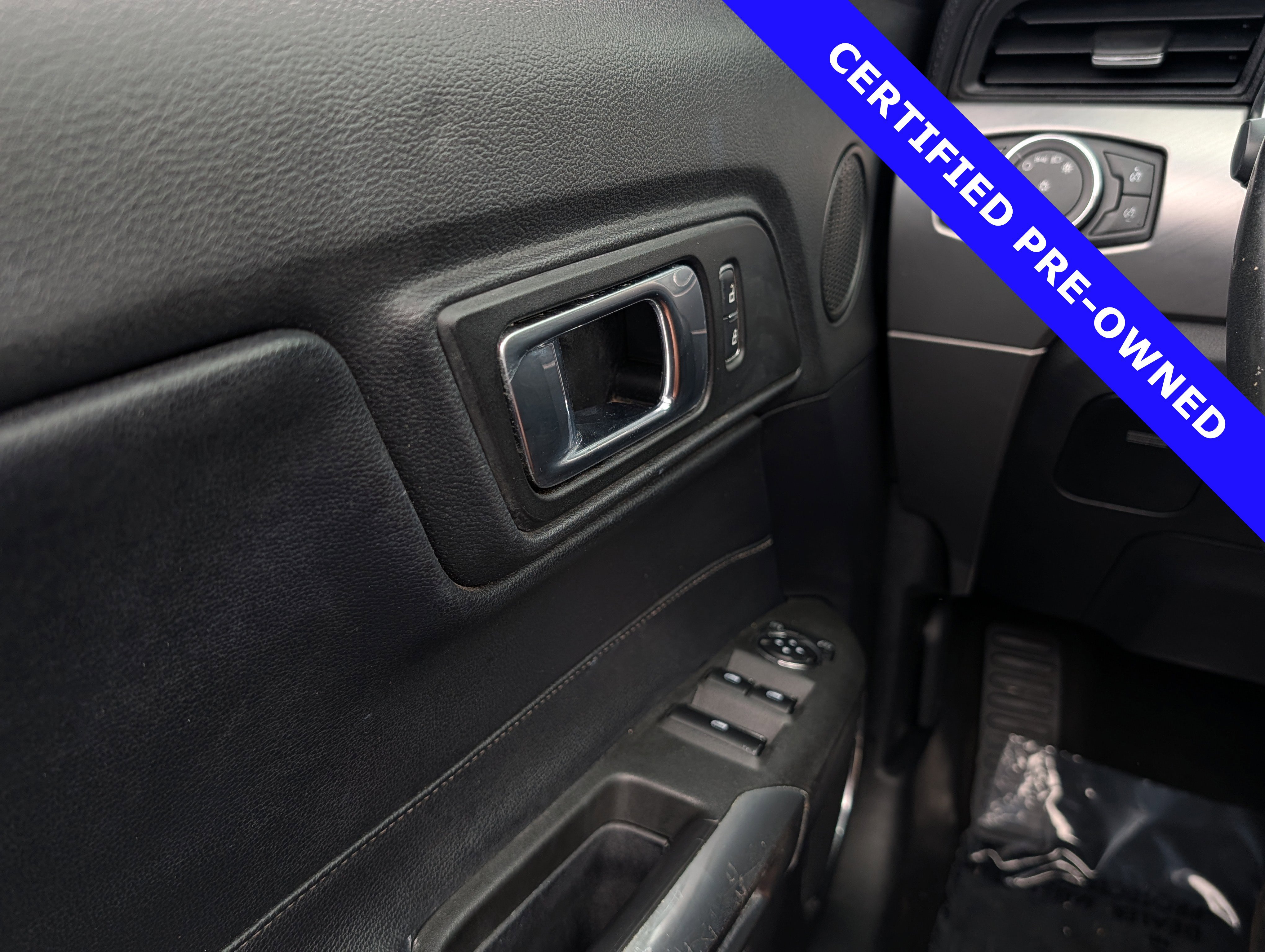 Certified 2018 Ford Mustang Premium RWD image 17