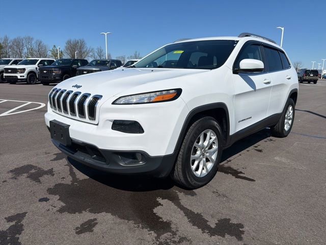 Used 2017 Jeep Cherokee Latitude w/ True North Edition video 2