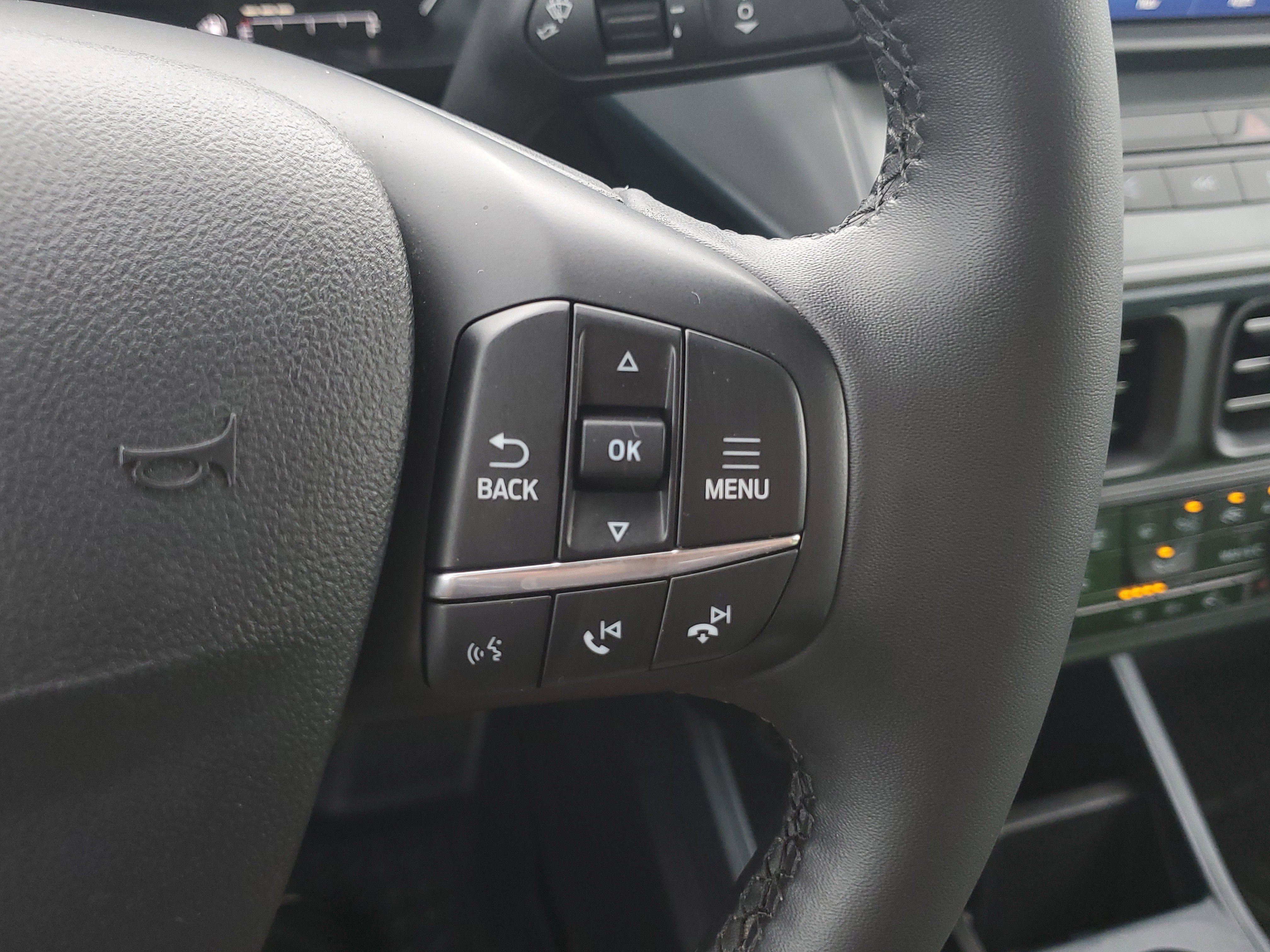 Certified 2024 Ford Maverick Lariat w/ Black Appearance Package image 23