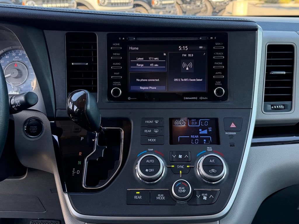 Used 2020 Toyota Sienna XLE FWD image 25