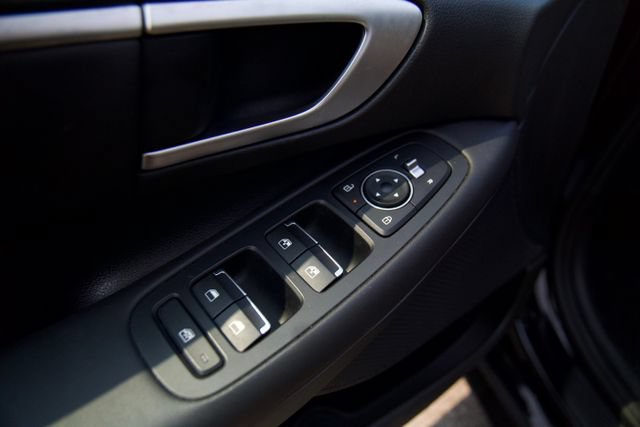 Used 2025 Hyundai Sonata SEL FWD image 13