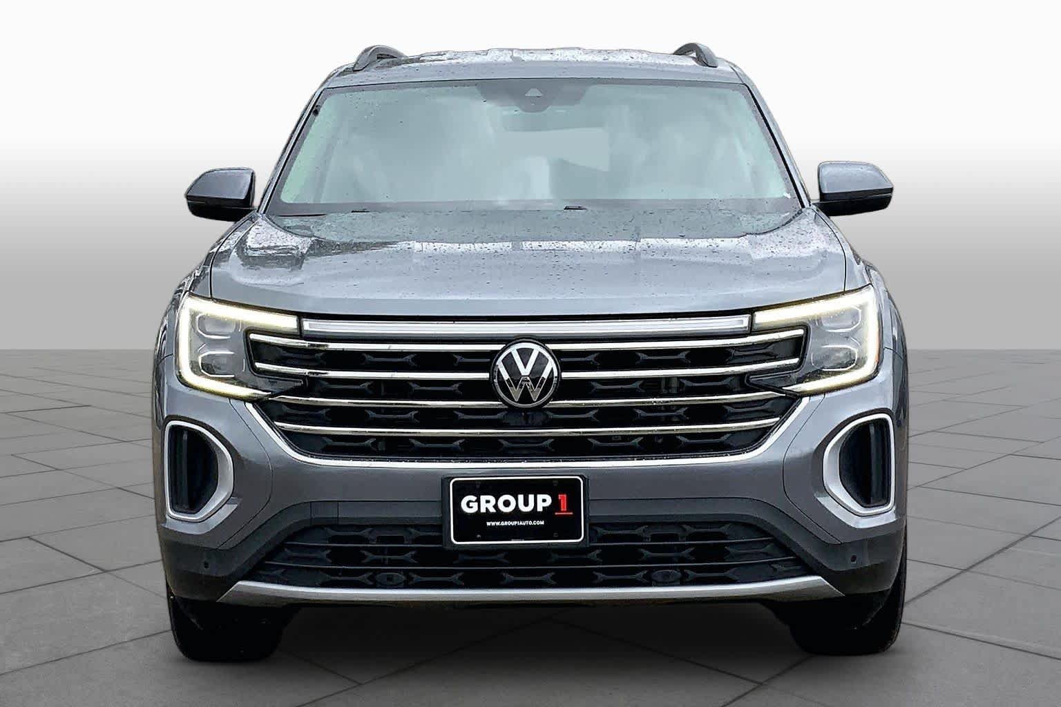 Used 2025 Volkswagen Atlas SE FWD image 4