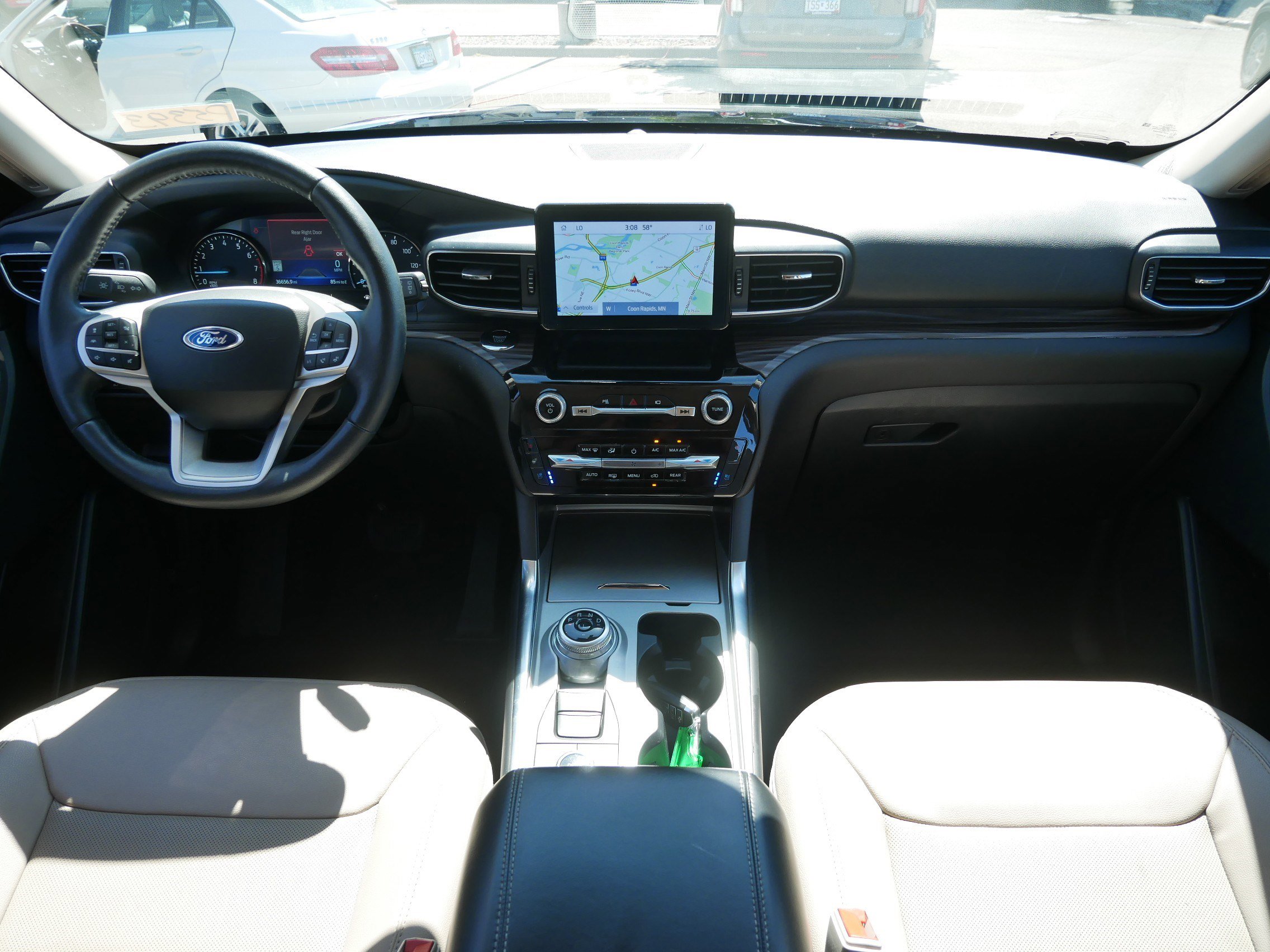 Certified 2023 Ford Explorer Limited AWD/4WD image 10