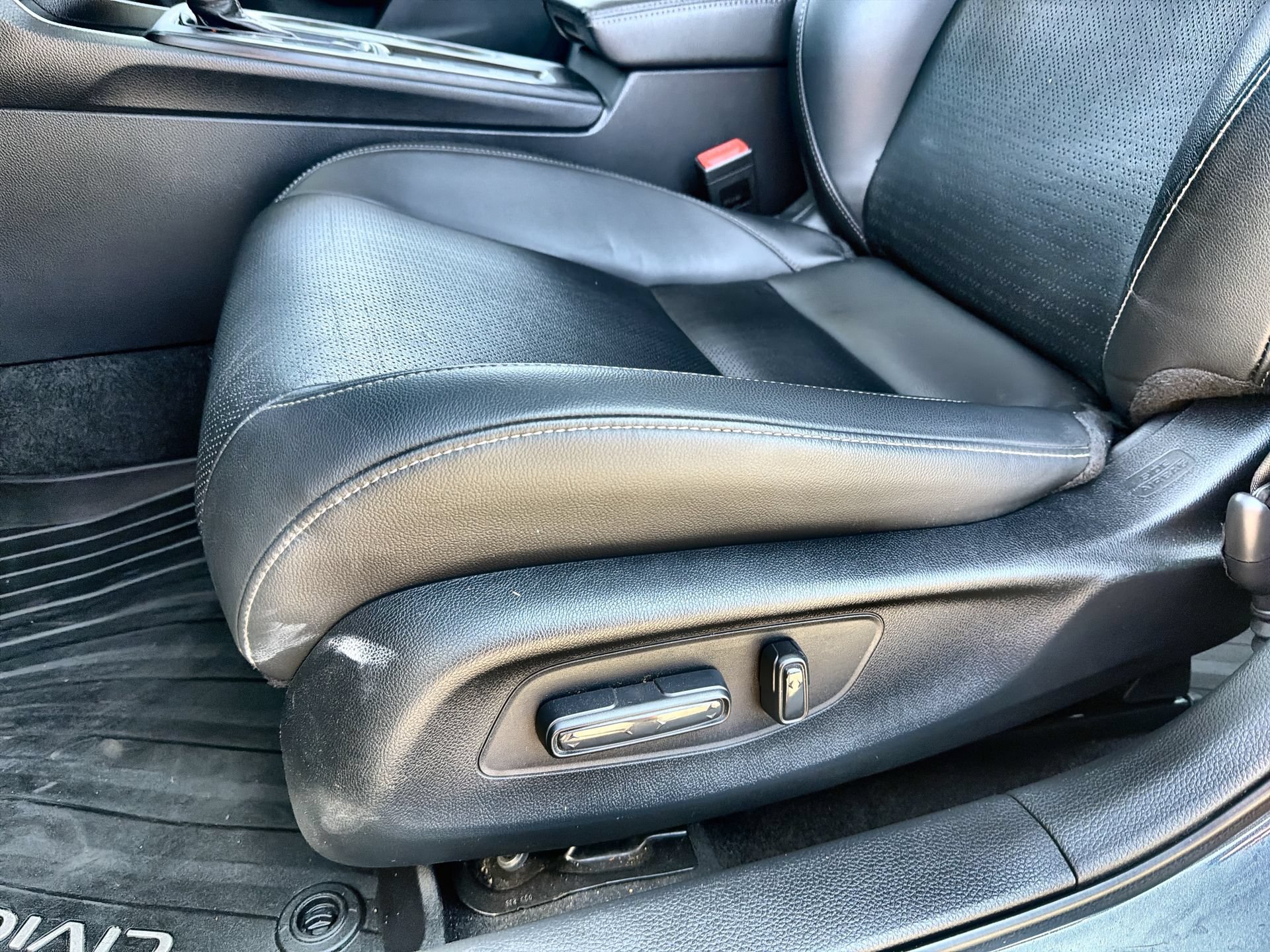 Used 2024 Honda Civic Touring image 12