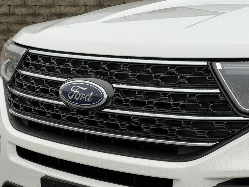 Certified 2022 Ford Explorer XLT w/ Equipment Group 202A image 44