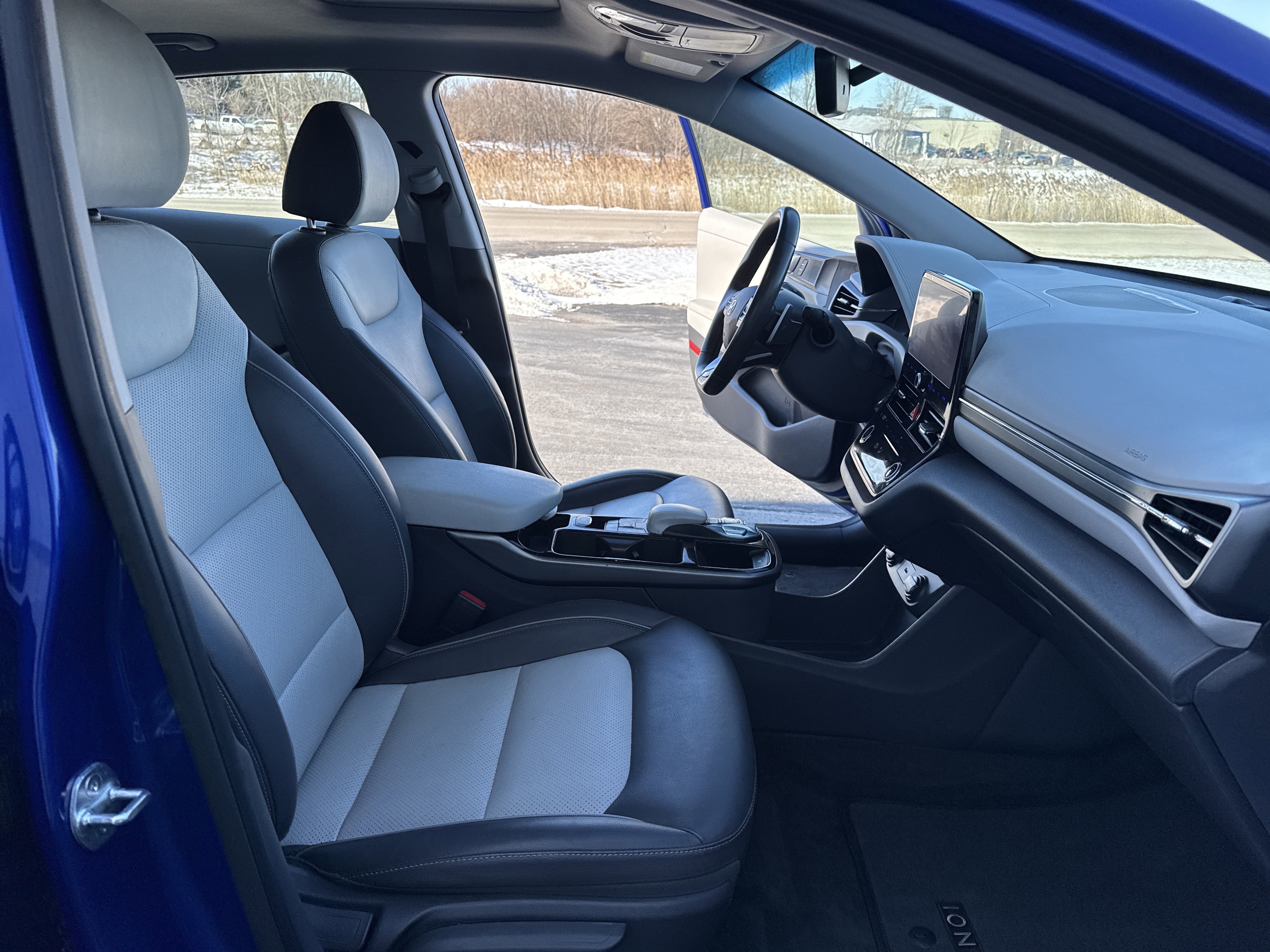 Used 2020 Hyundai Ioniq Limited image 25