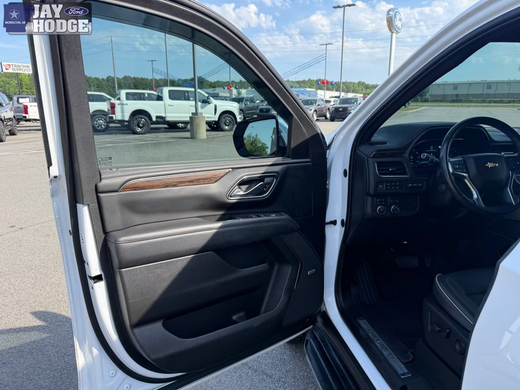 Used 2023 Chevrolet Tahoe Premier AWD/4WD image 14