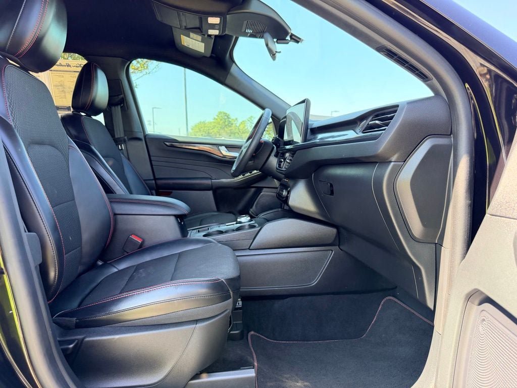 Certified 2023 Ford Escape ST-Line w/ Tech Pack #1 FWD image 11