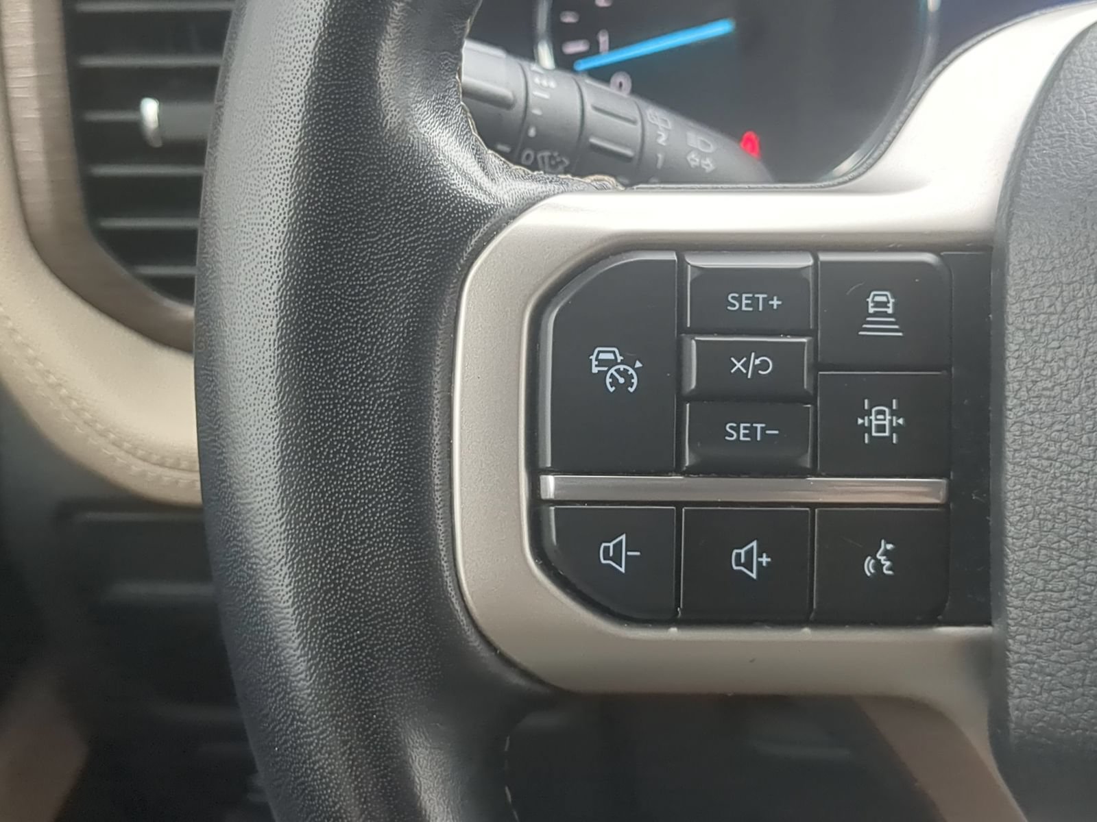 Certified 2024 Ford Expedition Limited RWD image 17